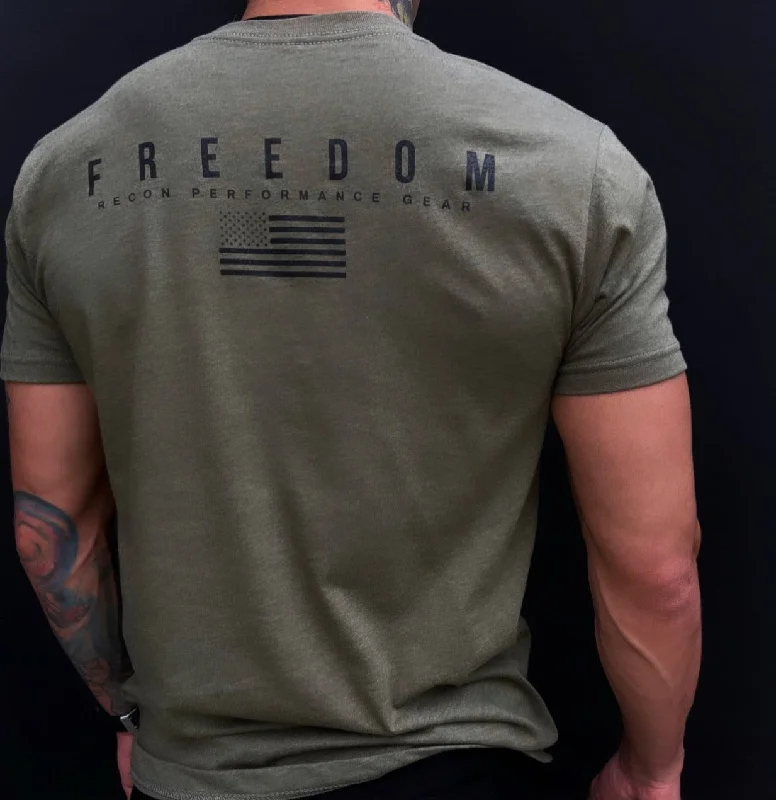 Hurry In MEN'S RPG "FREEDOM 22" MILITARY GREEN GRAPHIC TEE.